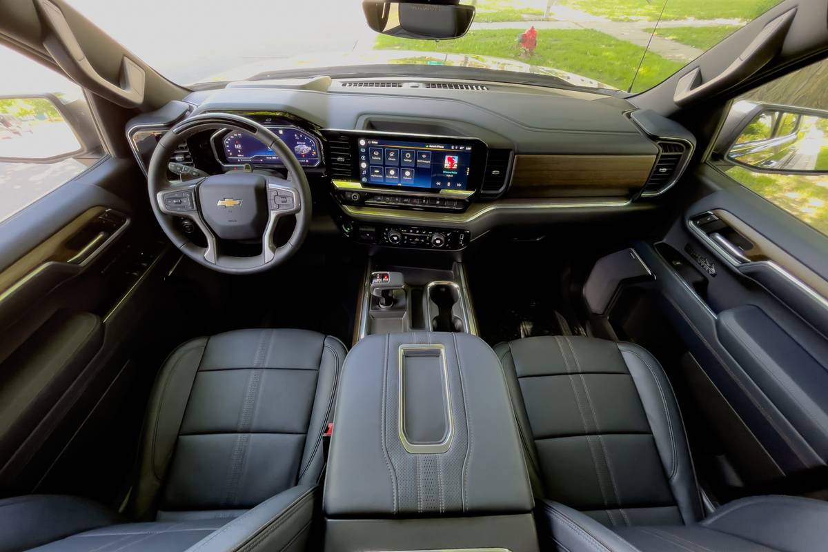 Chevrolet-Silverado-1500-High-Country-2022-14-Interior-Front Row