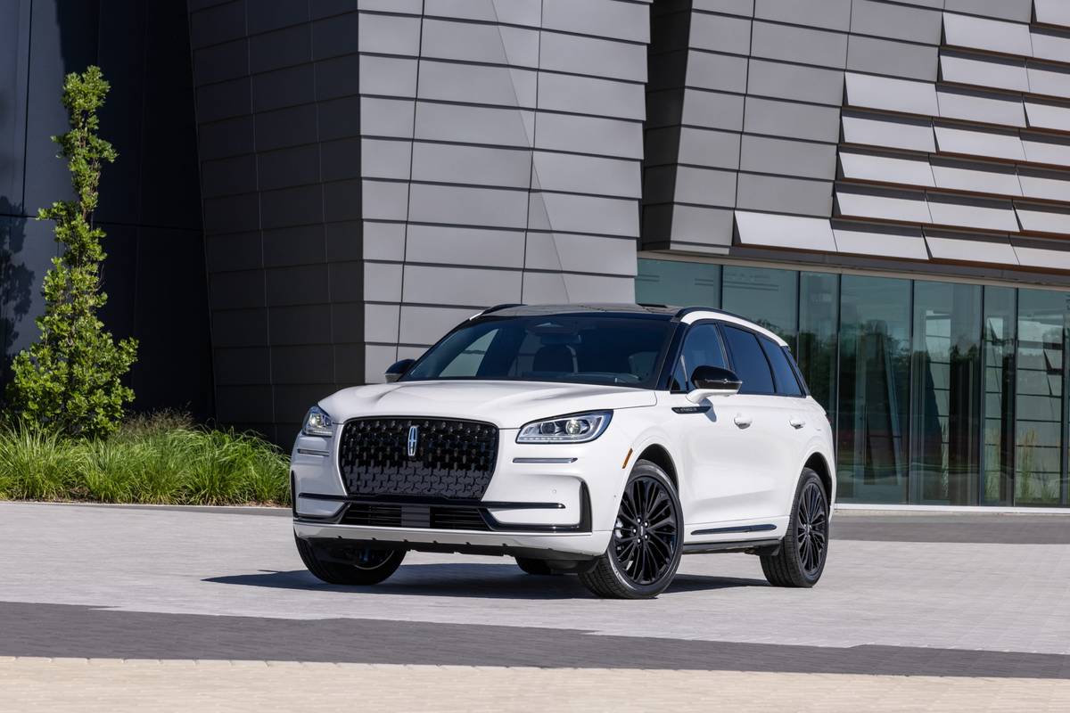 2023 Lincoln Corsair: New Face, New Features